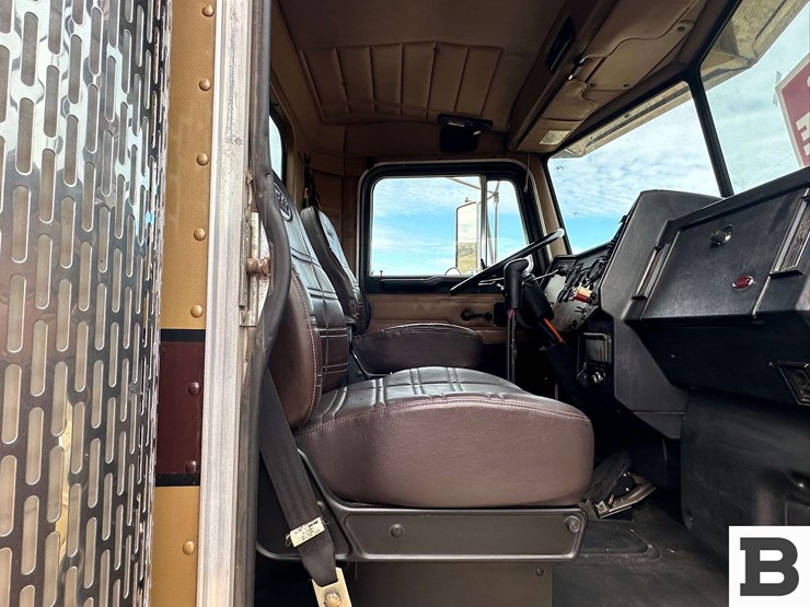 2000-peterbilt-grain-truck---lewiston,-id-image-51