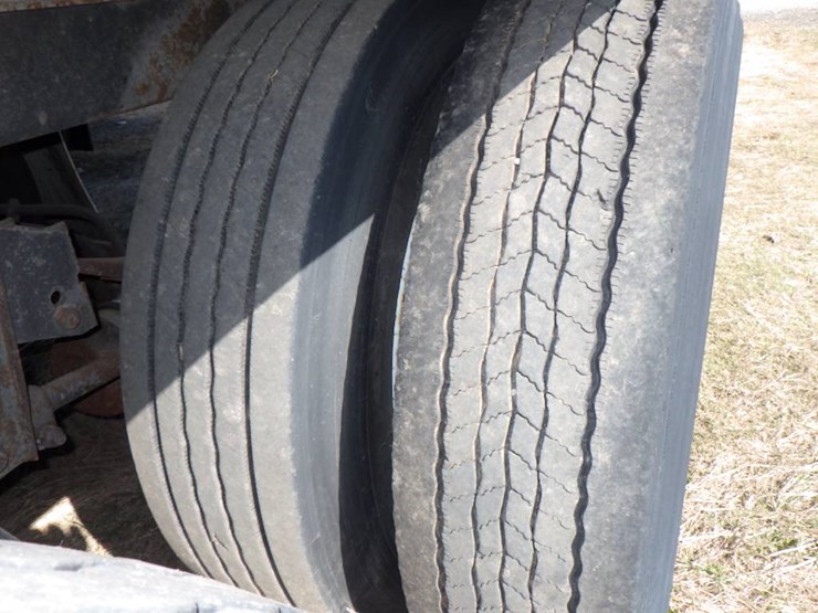 2012-utility-4000d-x-image-29