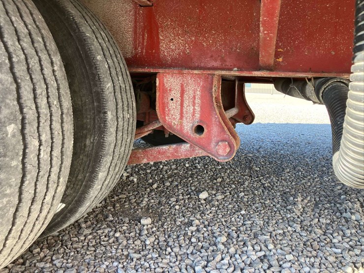 25'-tandem-dual-axle-tender-trailer-with-plumbing-and-tank-image-30