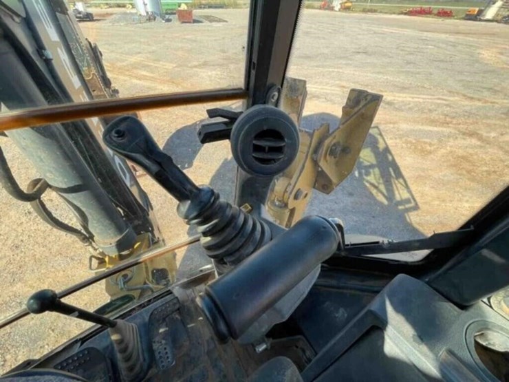 2015-deere-310sl-image-31