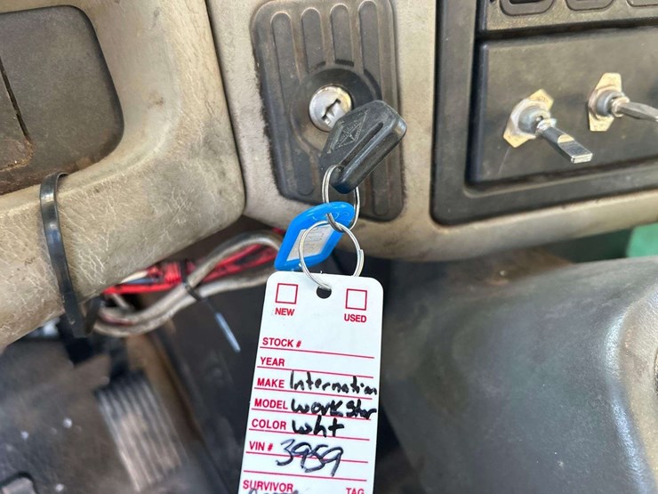 2011-international-workstar-7400-image-28