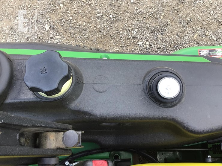 2016-john-deere-z915b-image-12