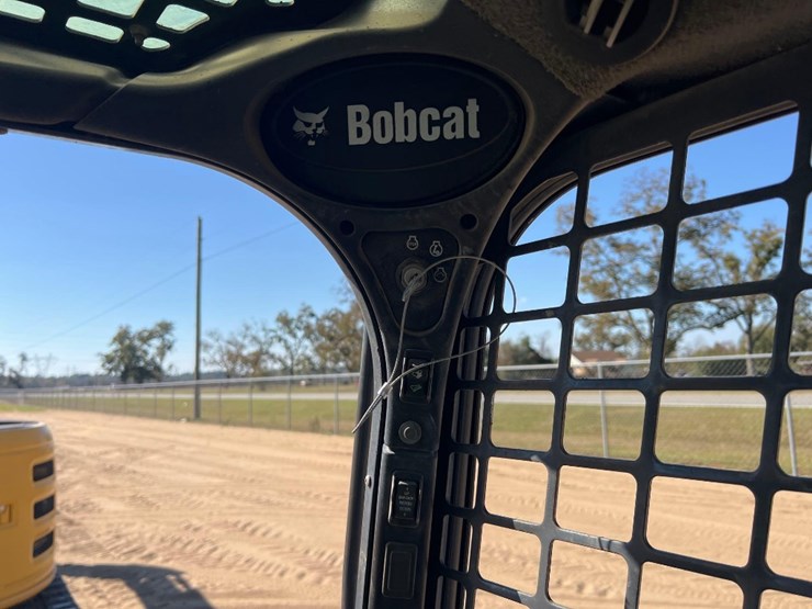 2012-bobcat-t770-image-30