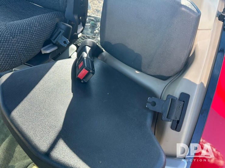 2020-massey-ferguson-8740s-image-37