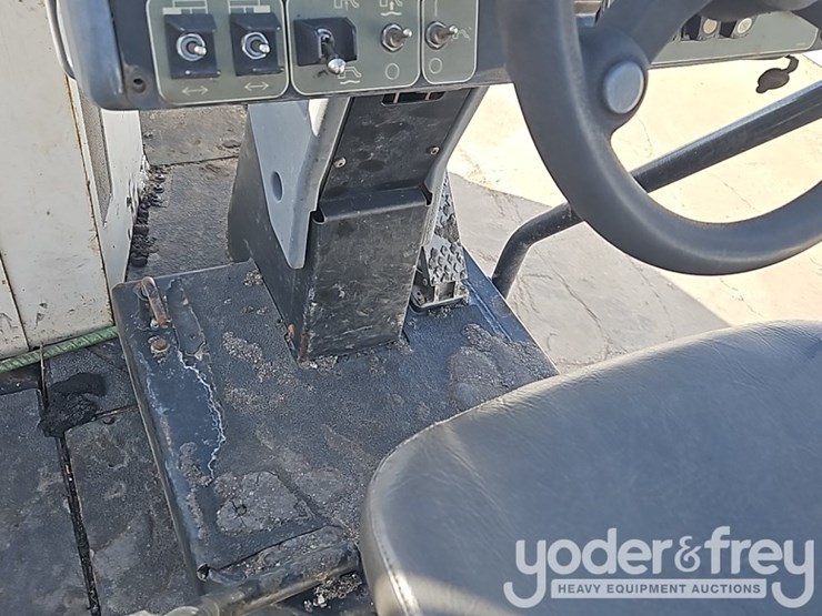 2014-caterpillar-ap-1000e-image-35