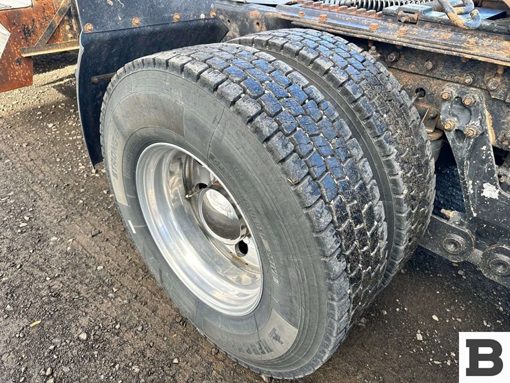 2000-kenworth-t800-image-38