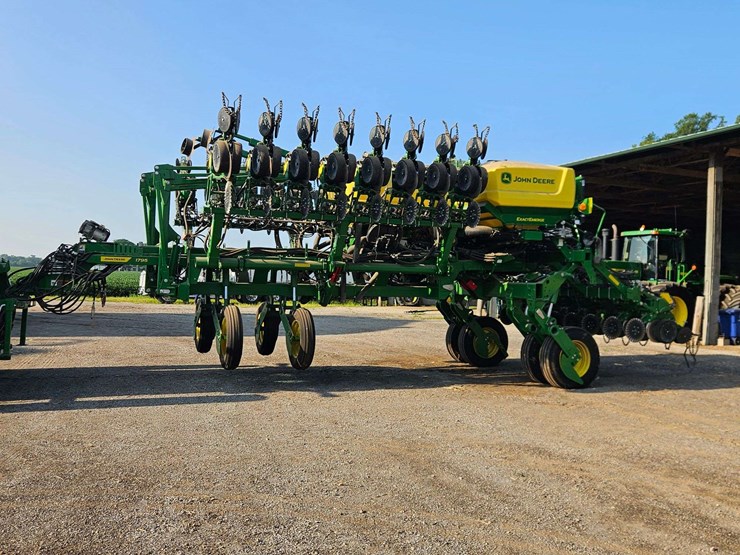 2024-john-deere-1795-image-3