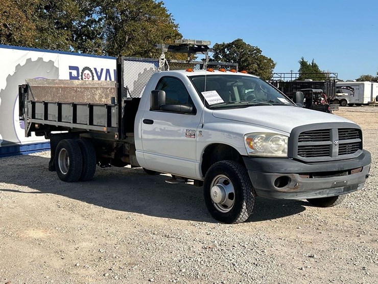2009-dodge-ram-3500-image-2