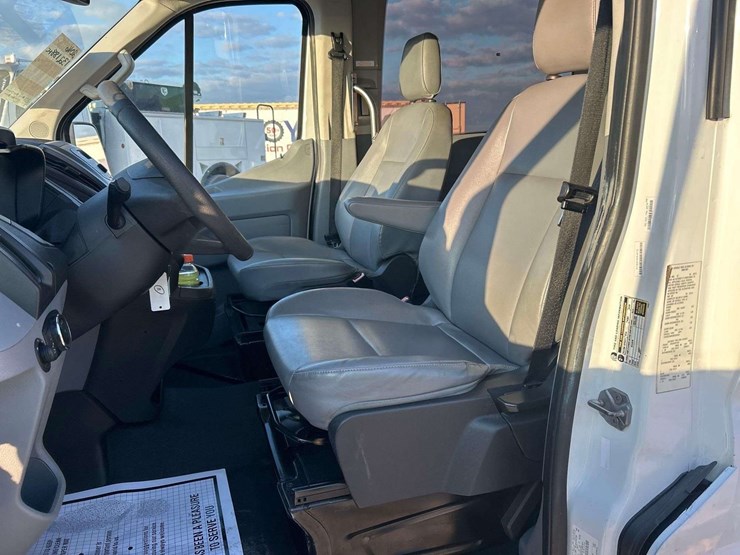 2016-ford-transit-image-13