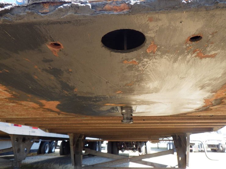 2012-utility-4000d-x-image-3