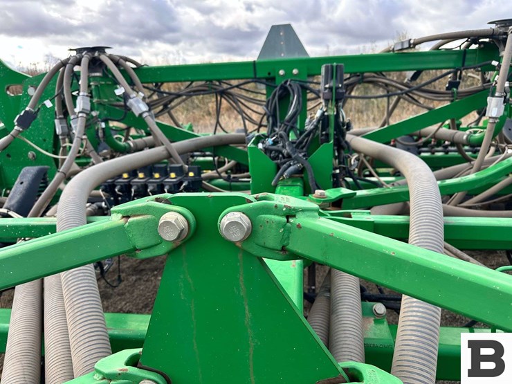 john-deere-1830-image-52