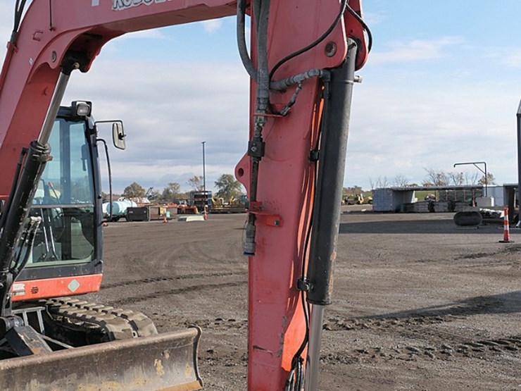 2017-kubota-kx080-image-9