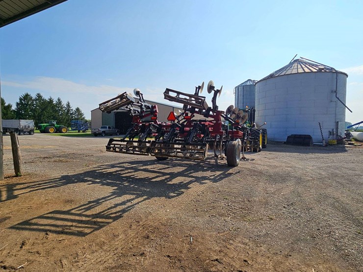 case-870-disk-chisel-plow-image-3