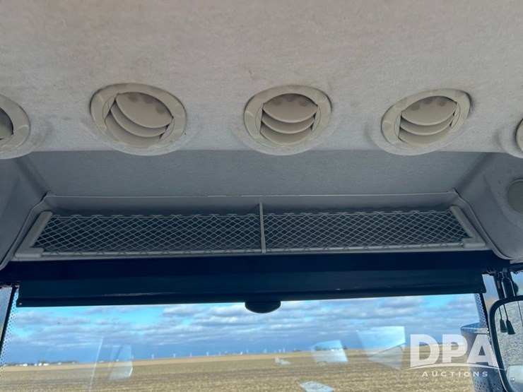 2020-massey-ferguson-8740s-image-51