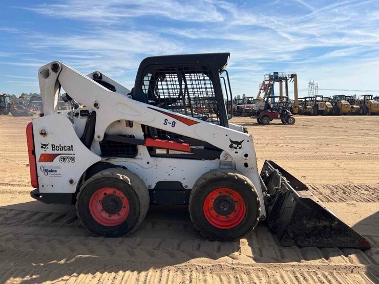2017-bobcat-s770-image-5