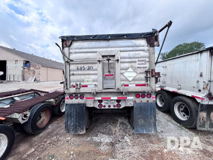 2006-travis-end-dump-image-14