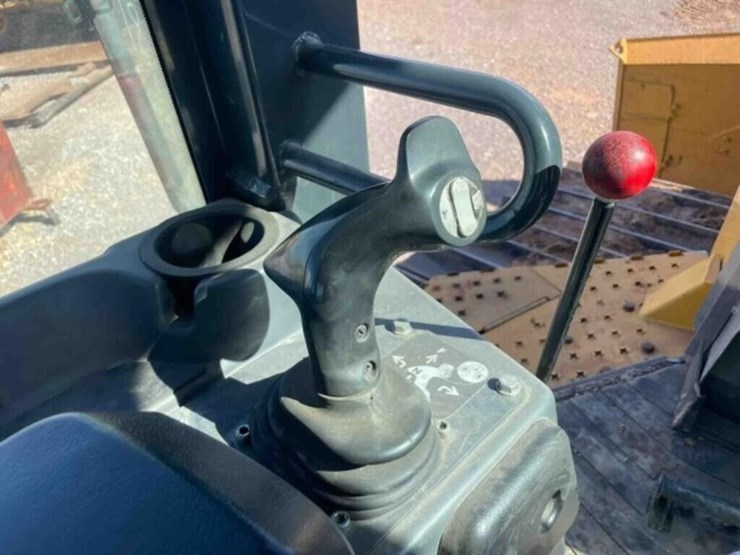 2019-deere-750k-lgp-image-34