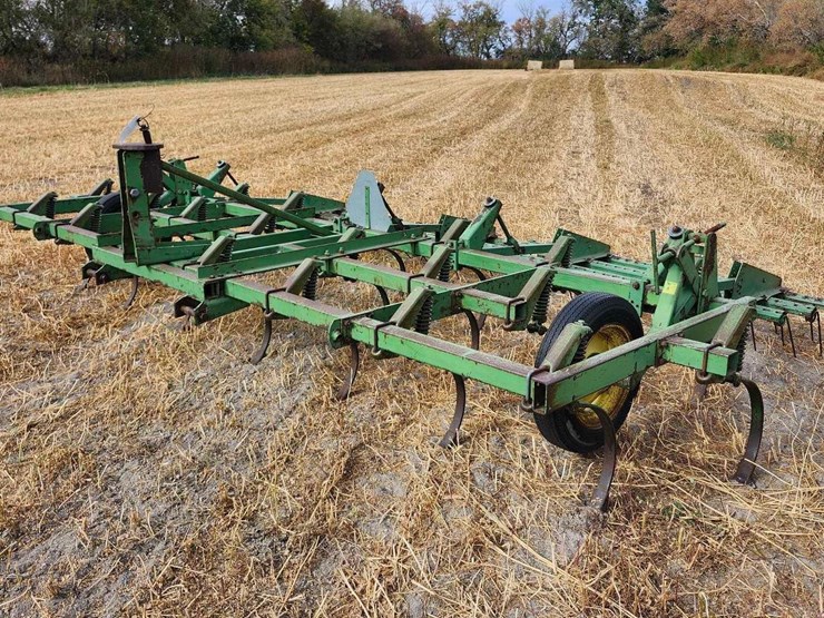 john-deere-110-image-1