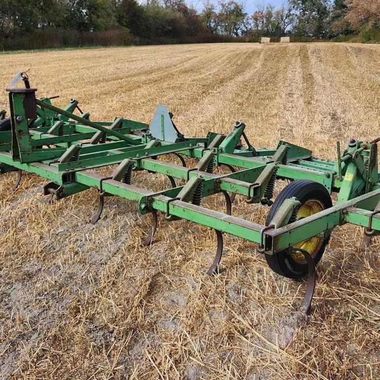 JOHN DEERE 110
