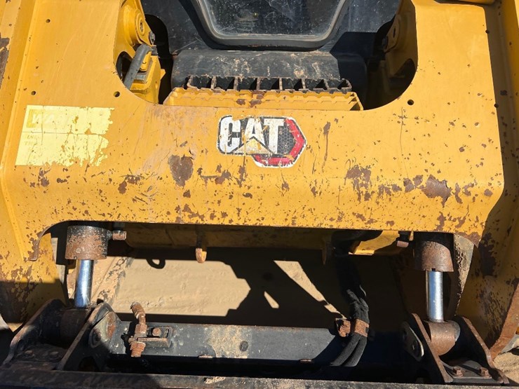 2020-caterpillar-299d3-image-10