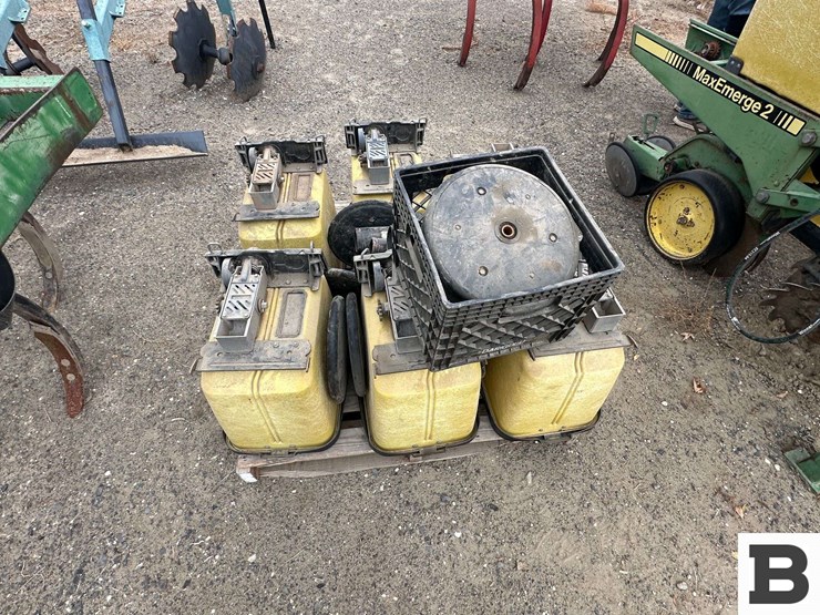 john-deere-7300-image-7