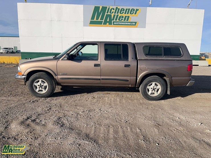 2002-chevrolet-s10-image-3