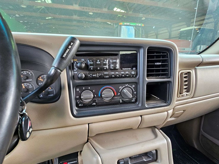 2002-chevrolet-2500hd-image-15