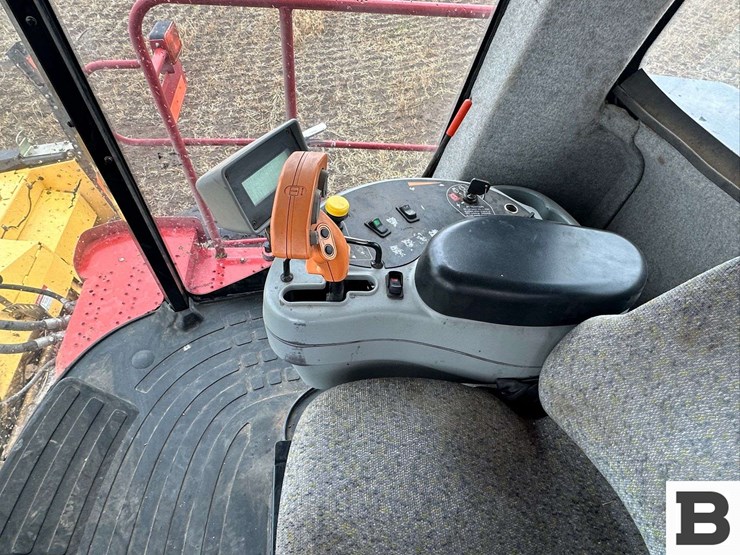 2009-new-holland-h8040-image-59