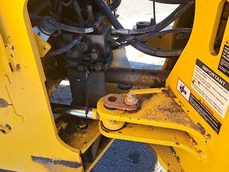 2018-deere-544k-image-23