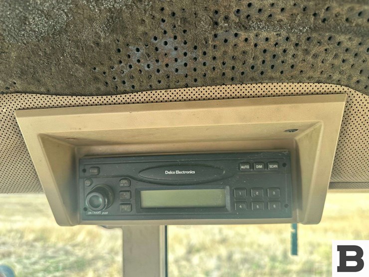 1993-john-deere-7600-image-69