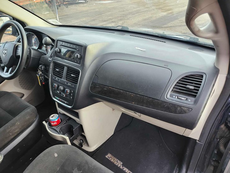 2015-dodge-grand-caravan-se-image-43