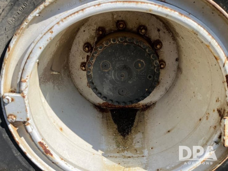 2009-stahly-peterbilt-image-23