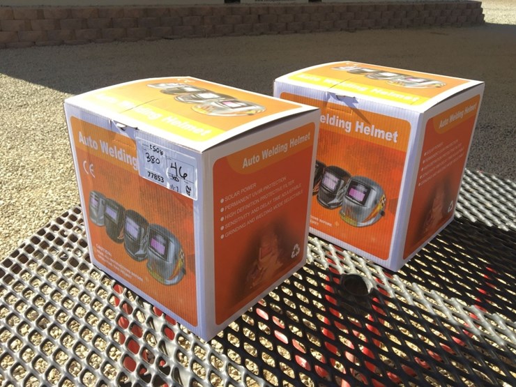 unused-auto-darkening-welding-helmet.-image-1