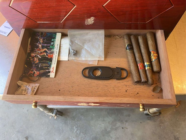 wood-cigar-box-with-tray-image-5