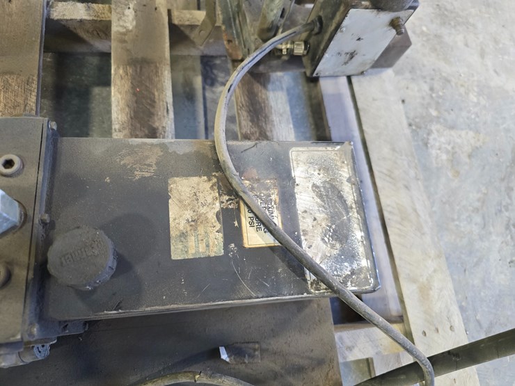 #22376-•-gates-hydraulic-crimping-machine-with-die-set-image-10