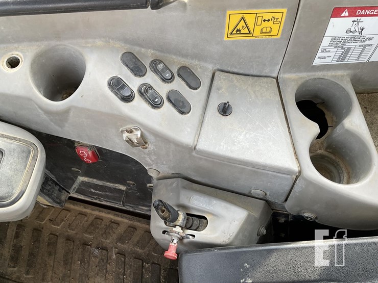 2014-komatsu-hm400-3-image-10