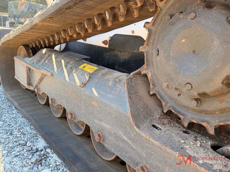 2022-bobcat-t770-image-16