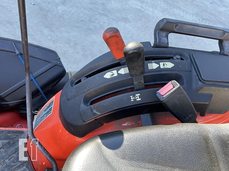 2010-kubota-b2620-image-17