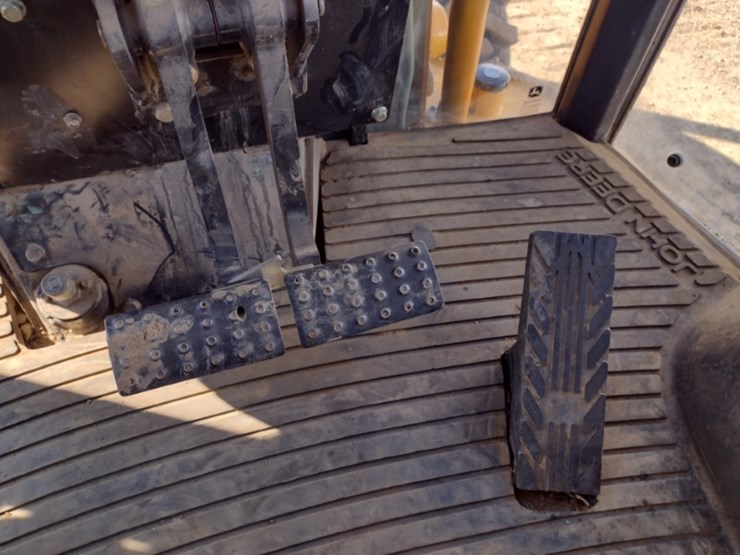 2009-deere-210lj-image-8