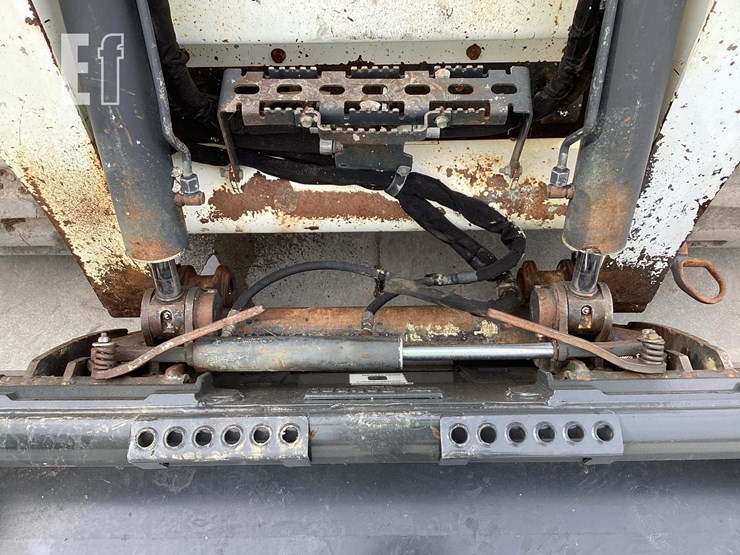 2014-bobcat-t870-image-10