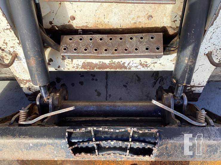 2007-bobcat-t250-image-10