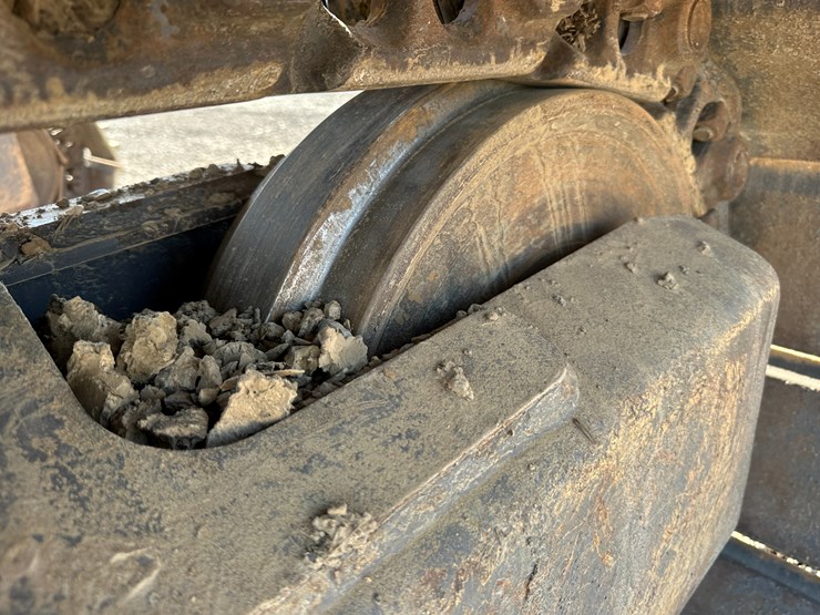 #32825-•-volvo-ec200e-crawler-excavator-image-25