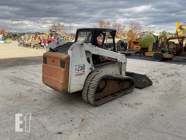 2005-bobcat-t250-image-4