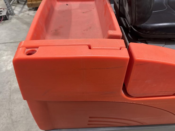 #3874-•-power-boss-apex-47-ride-on-sweeper-image-13