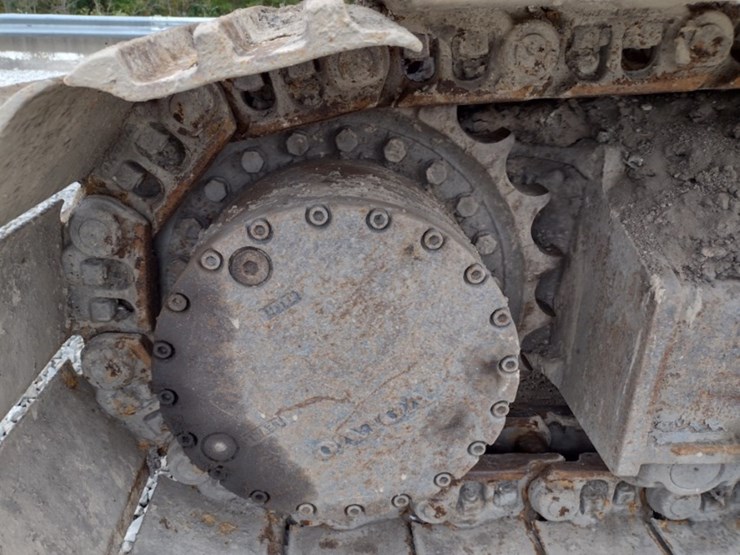 volvo-ec220e-lr-image-26