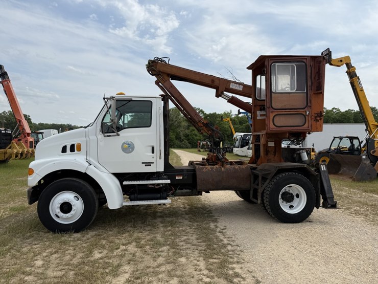 #2898-•-2005-sterling-debris-truck-image-1