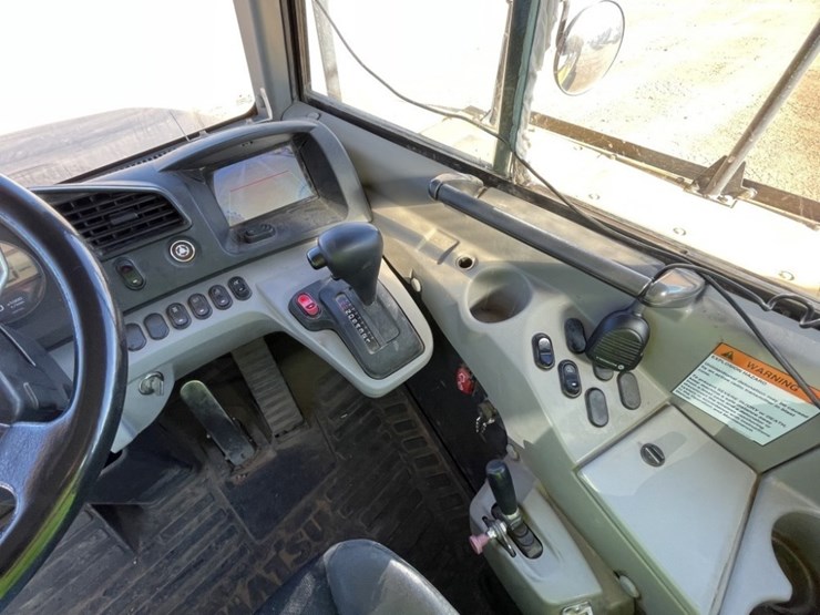 2021-komatsu-hm400-image-25