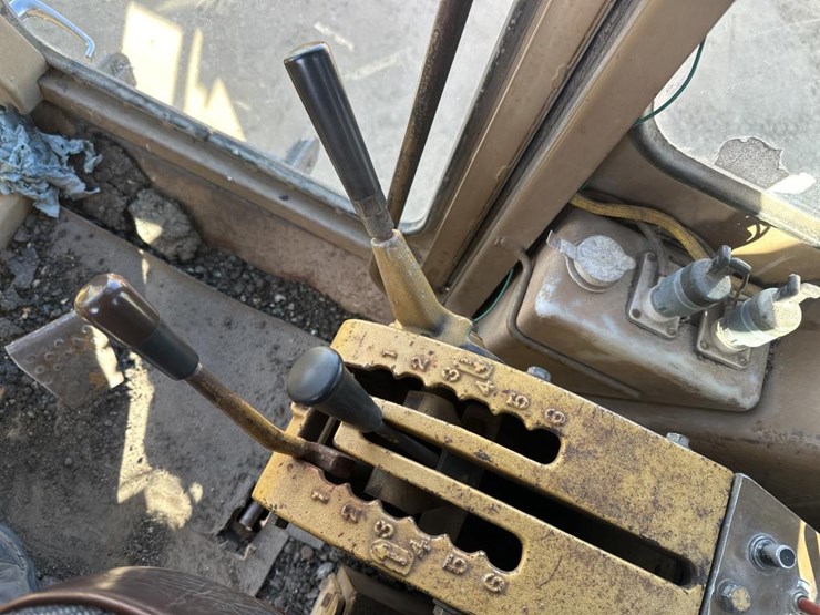 1984-caterpillar-140g-image-46