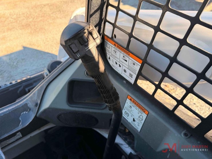2022-bobcat-t770-image-21