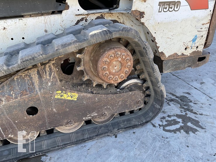 2015-bobcat-t550-image-11